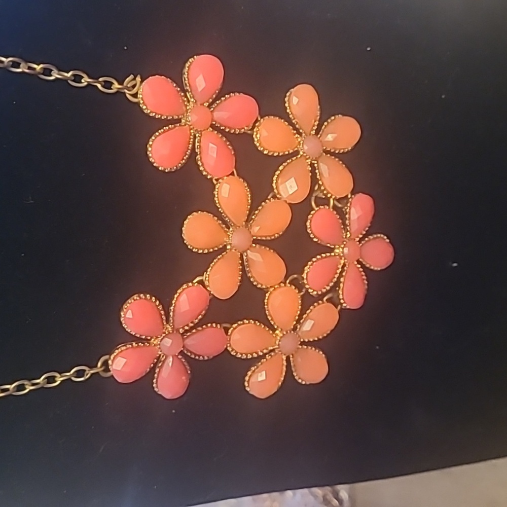 Ladies necklace